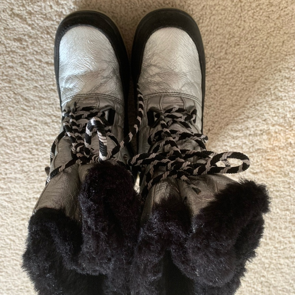 Sporto Women's Metallic and Black Winter Boots
